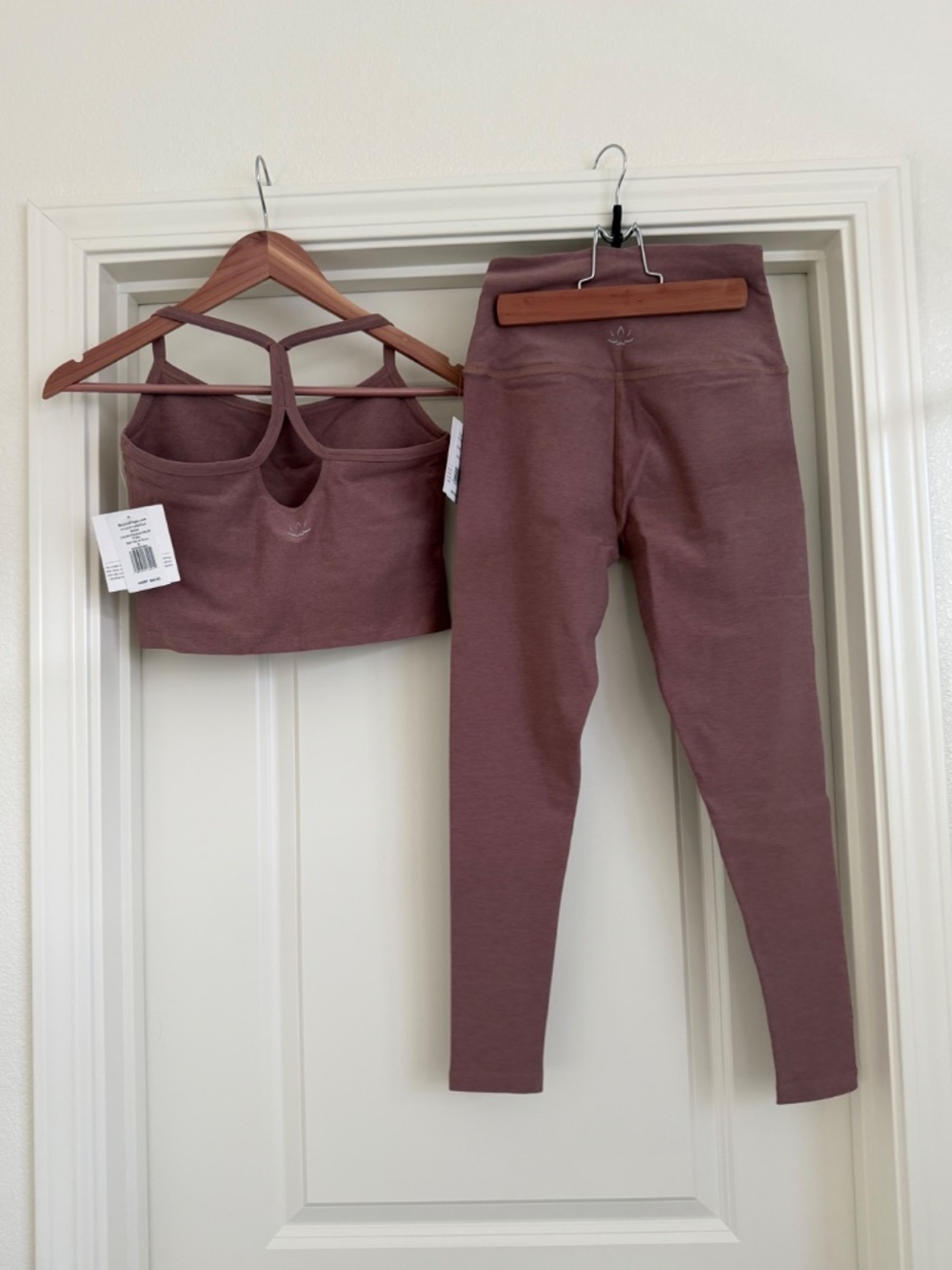Beyond Yoga NWT Set Medium Mauve - Picture 2 of 4